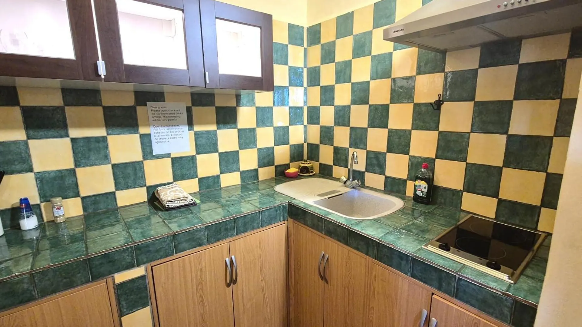 Castle Tower Apartment In Rural Holiday Park 'Bernard' Tolox 0*,  Spanien