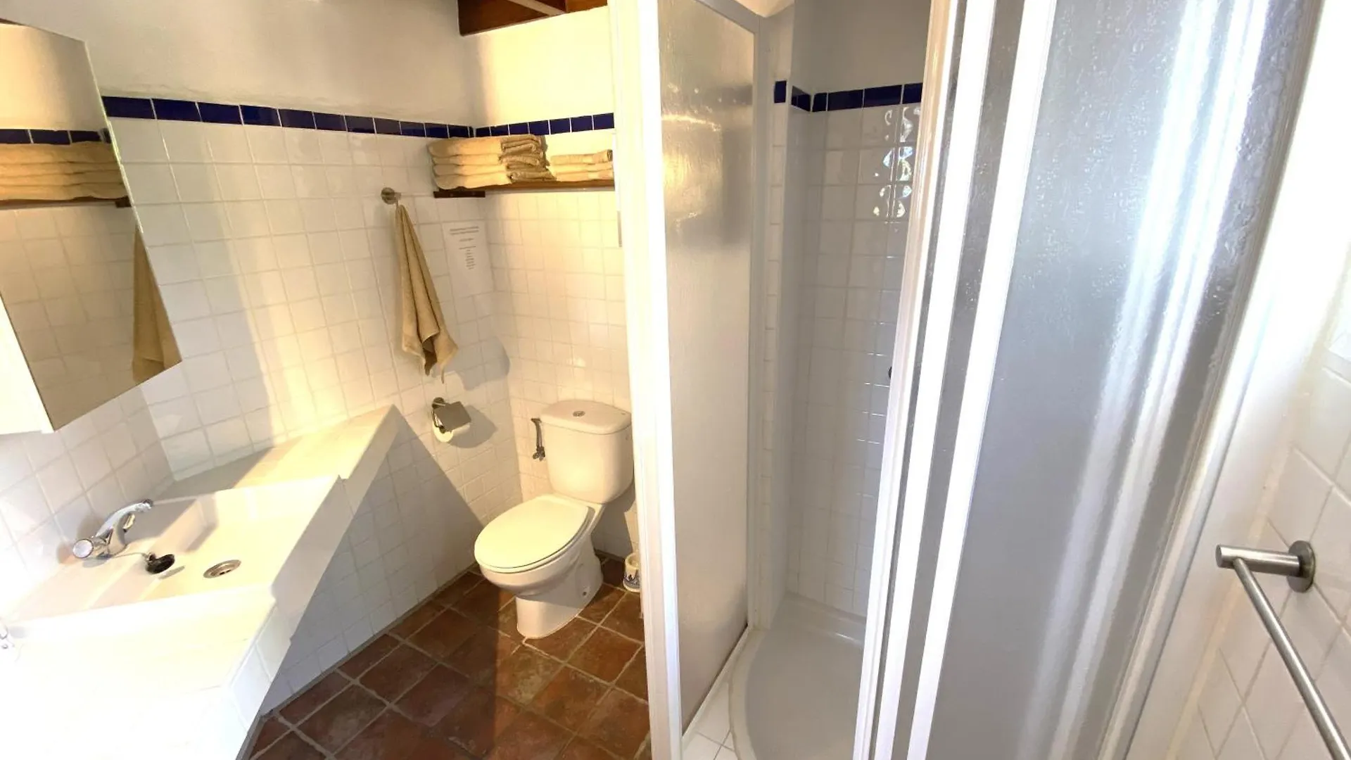 Castle Tower Apartment In Rural Holiday Park 'Bernard' Tolox